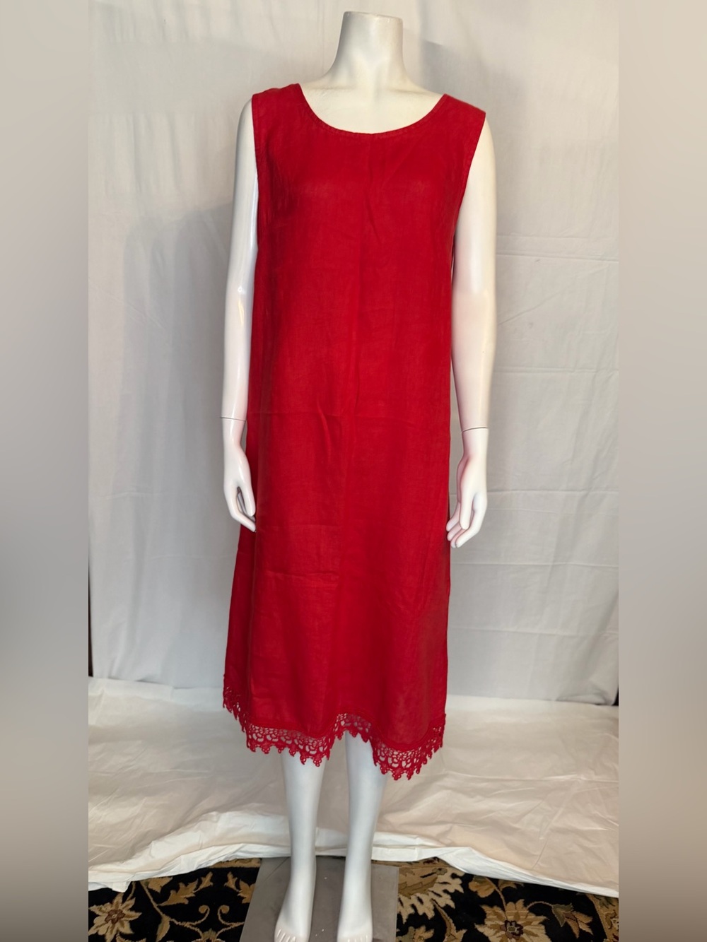 Classic Red Sleeveless Maxi Dress with Lace Hem